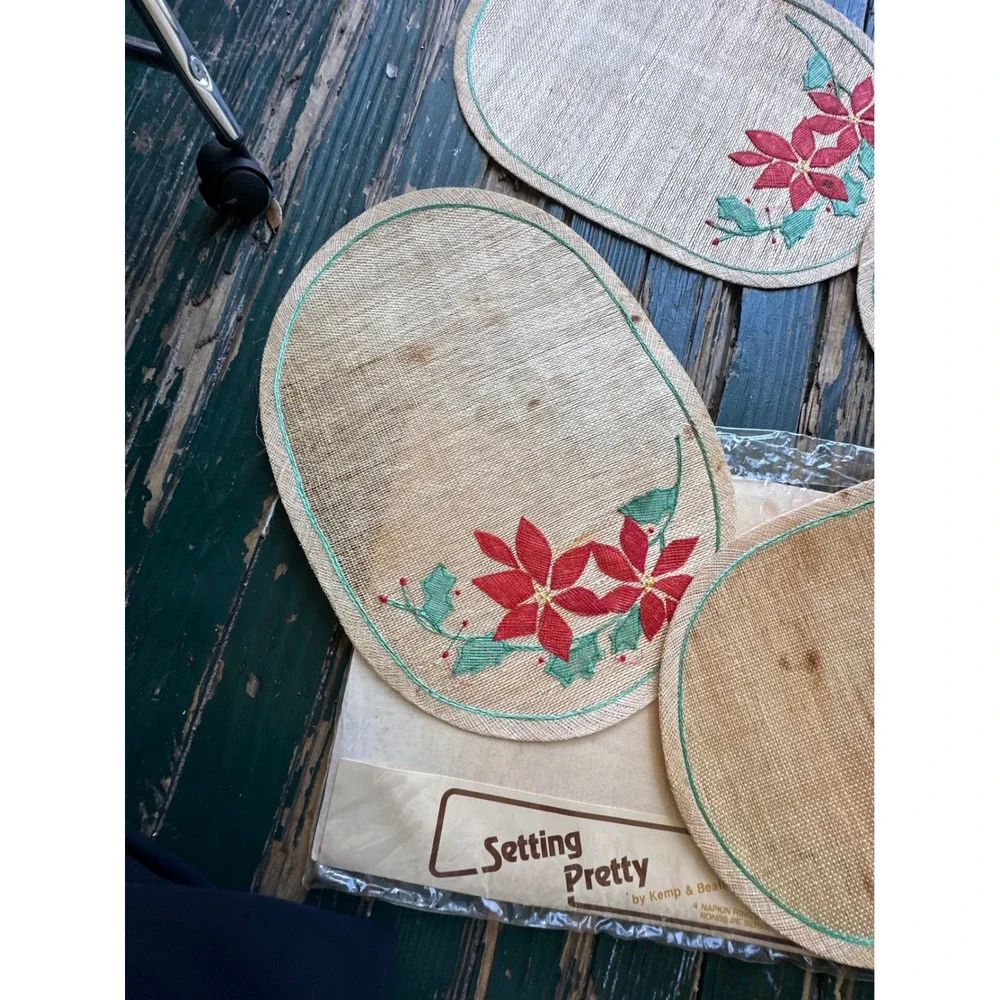 Vintage Setting Pretty Kemp & Beatley Poinsettia Woven Placemats Set of 4 Oval